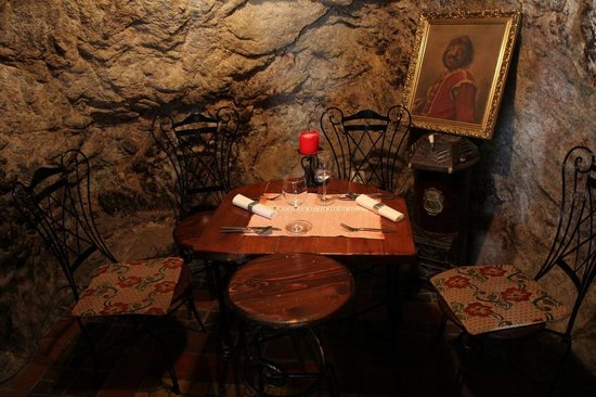 Modra Hviezda - cave dining